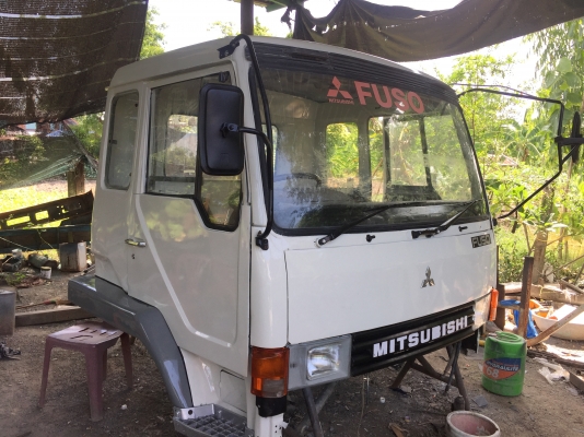 ขาย หัวสิบล้อ ( MITUBISHI. เฉินหลง สีใหม่.  ) เบาะภายในใหม่ อุปกรณ์ครบ