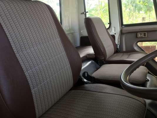 ขาย หัวสิบล้อ ( MITUBISHI. เฉินหลง สีใหม่.  ) เบาะภายในใหม่ อุปกรณ์ครบ