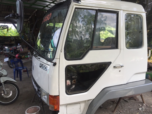 ขาย หัวสิบล้อ ( MITUBISHI. เฉินหลง สีใหม่.  ) เบาะภายในใหม่ อุปกรณ์ครบ