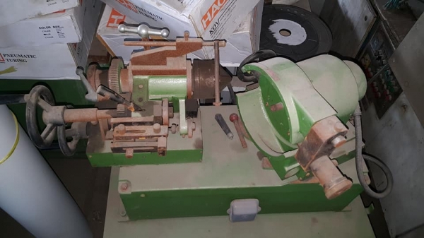 ขายครับขาย เครื่องลับคมดอกสว่าน เอ็นมิล สภาพตามรูป 25000 บาท 0814583376