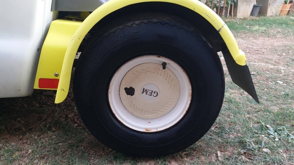 รถกอล์ฟน้ำมัน