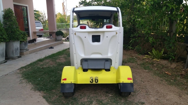 รถกอล์ฟน้ำมัน