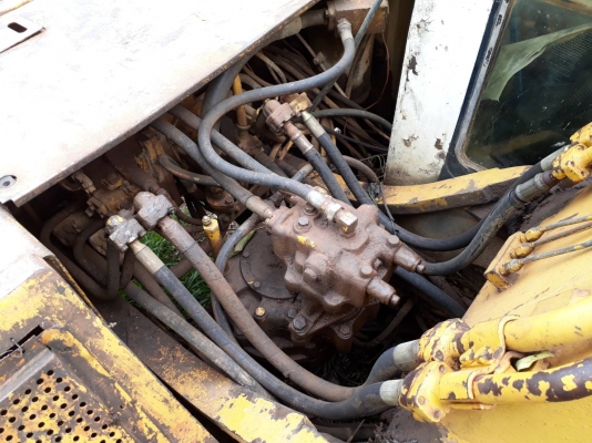 รถขุด KOMATSU PC200-5