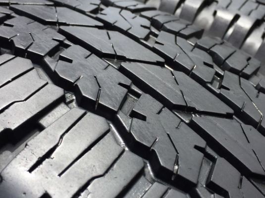 ยาง Bridgestone 265 65 17 ปี17 ดอกเต็ม ใช้ยาว ราคาไม่แพง ยาง Bridgestone 265 65 17 ปี17 ดอกเต็ม ใช้ยาว ราคาไม่แพง