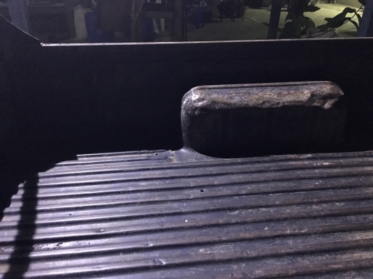 ของถอด กระบะ นิสสัน BIg-  M.  สวย เดิม ๆ ไม่มีผุ. ไม่มีสีโป้ว