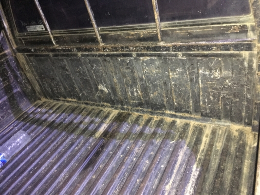 ของถอด กระบะ นิสสัน BIg-  M.  สวย เดิม ๆ ไม่มีผุ. ไม่มีสีโป้ว