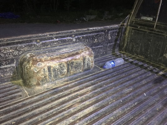 ของถอด กระบะ นิสสัน BIg-  M.  สวย เดิม ๆ ไม่มีผุ. ไม่มีสีโป้ว