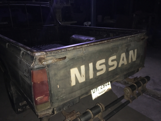 ของถอด กระบะ นิสสัน BIg-  M.  สวย เดิม ๆ ไม่มีผุ. ไม่มีสีโป้ว
