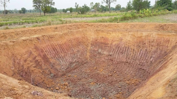 รถขุดดินรถแบกโฮ 098-2325895 รถพร้อมใช่งาน รถขุดดินรถแบกโฮ 098-2325895 รถพร้อมใช่งาน