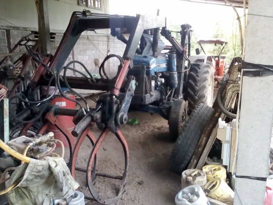 รถคีบอ้อย