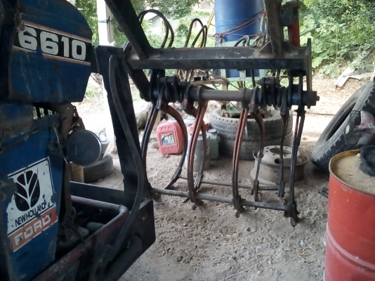 รถคีบอ้อย