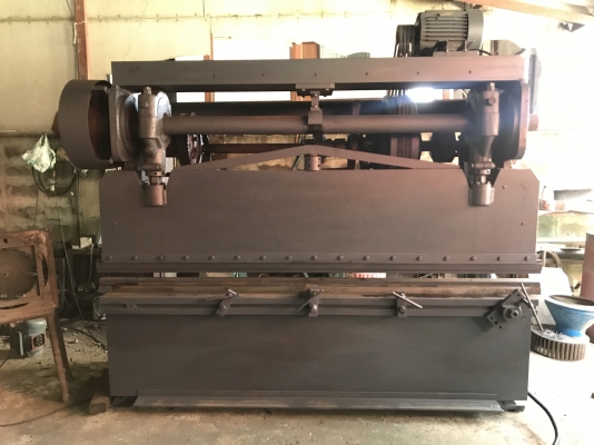 ขายแท่นพับเฟืองบนยาว8ฟุตพับได้4มิลนน.เครื่อง4ตันกว่าครับขายถูกครับ