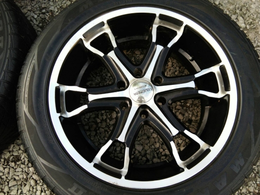 ขายแม็กขอบ20 พร้อมยางMAXXIS 265/50R20 ปี12 สวยๆ ชุดละ 6900 บาท พร้อมใส่ ถ่วง