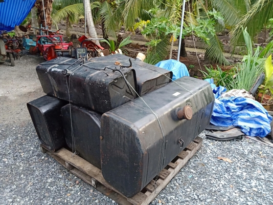 ถังน้ำมันขนาดใหญ่ 300 ลิตร