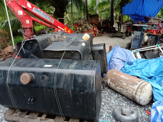 ถังน้ำมันขนาดใหญ่ 300 ลิตร