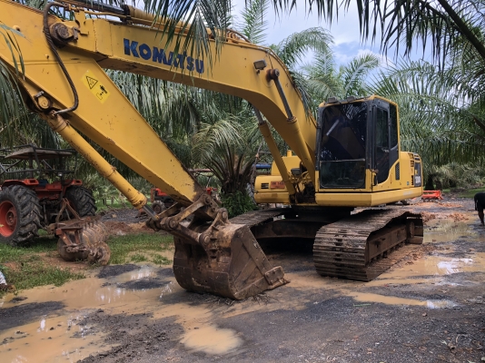 แมคโค 200 รุ่น 8 ปี 56 เครื่องดี เอวแน่น โซ่เต็ม ใช้งานน้อย สนใจติดต่อ 088-3967913 เจ้มยุรี แมคโค 200 รุ่น 8 ปี 56 เครื่องดี เอวแน่น โซ่เต็ม ใช้งานน้อย สนใจติดต่อ 088-3967913 เจ้มยุรี