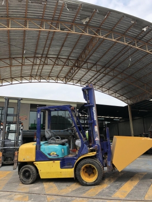 KOMATSU FD25C-14 S/N :555548 KOMATSU FD25C-14 S/N :555548