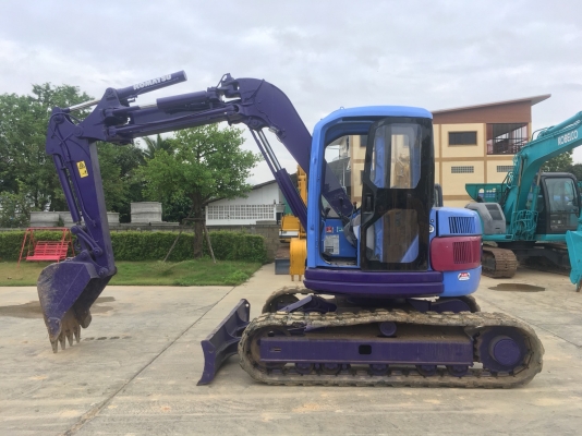 PC75UU-2E ตัวเลขรถ: 6860 PC75UU-2E ตัวเลขรถ: 6860