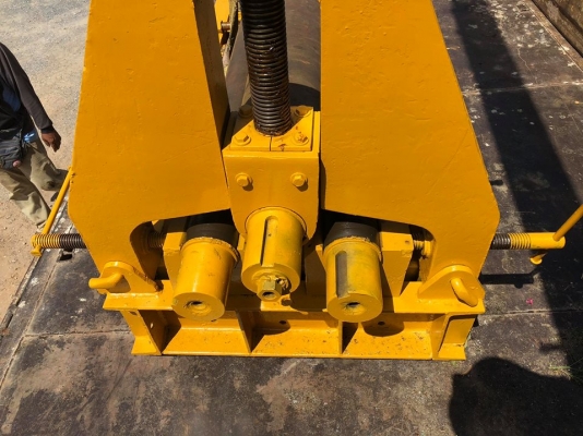 >ขาย เครื่องม้วนเหล็กแผ่น หน้ากว้าง 8 ฟุต ลูกกลิ้งบน 10&rdquo; ล่าง 6&rdquo; ยาว 260 cm ออปชั่นลูกล่างถ่างได้