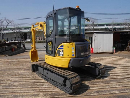 ขายจ้า....KOMATSU PC40MR-2  เก่านอกแท้....สภาพสวยมากๆๆ..โทร 089-3818694 จ๊อย..