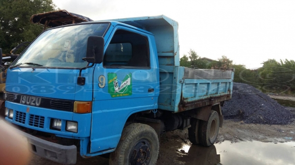 ขายเหมา ทั้งหมด 5 คัน ทั้งรถบรรทุก 6 ล้อ รถเครน ฟอร์คลิฟท์ รถตัก ทั้งหมดจอดอยู่สมุทรปราการ ขายเหมาทั้งหมด 1200000 บาทคับ