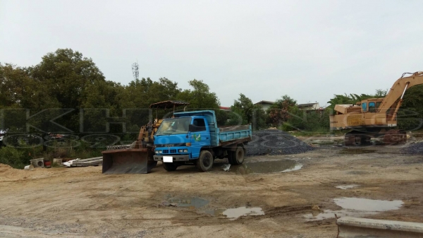 ขายเหมา ทั้งหมด 5 คัน ทั้งรถบรรทุก 6 ล้อ รถเครน ฟอร์คลิฟท์ รถตัก ทั้งหมดจอดอยู่สมุทรปราการ ขายเหมาทั้งหมด 1200000 บาทคับ