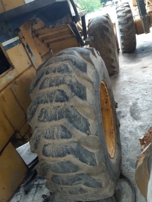 ขายรถตักล้อยาง KOMATSU WA100-1 สภาพสวยพร้อมใช้ สนใจโทร 081-970-1072