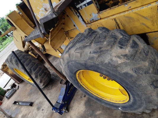 ขายรถตักล้อยาง KOMATSU WA100-1 สภาพสวยพร้อมใช้ สนใจโทร 081-970-1072