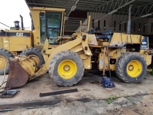 ขายรถตักล้อยาง KOMATSU WA100-1 สภาพสวยพร้อมใช้ สนใจโทร 081-970-1072
