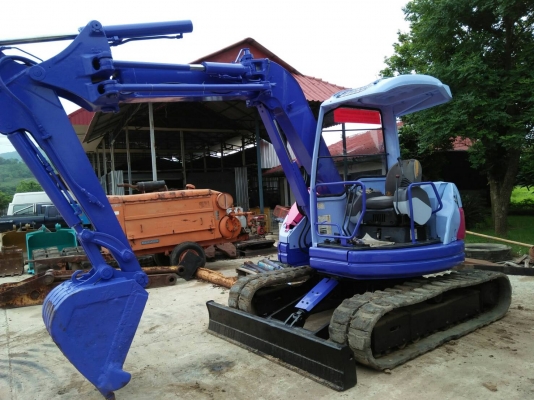ขายรถขุด KOMATSU รุ่น PC50UU-2 แทรคยาง / ปั๊มเฟือง / ใบมีด / หลังคา / คอนโทรลน้ำมัน /เครื่องยนต์ 4D8
