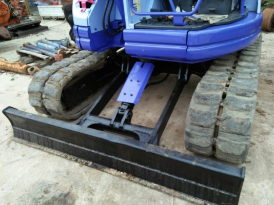 ขายรถขุด KOMATSU รุ่น PC50UU-2 แทรคยาง / ปั๊มเฟือง / ใบมีด / หลังคา / คอนโทรลน้ำมัน /เครื่องยนต์ 4D8 ขายรถขุด KOMATSU รุ่น PC50UU-2 แทรคยาง / ปั๊มเฟือง / ใบมีด / หลังคา / คอนโทรลน้ำมัน /เครื่องยนต์ 4D8