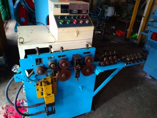 ขายเครื่องม้วนสปริงออโต้พร้อมใช้ม้วนได้โต6มิลพร้อมใช้ครับ