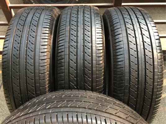 ยาง Dunlop 215 65 16 ปี17 มีให้เลือก2ชุด ดอกเต็ม ไม่มีปะ ใช้ยาว ราคาไม่แพง