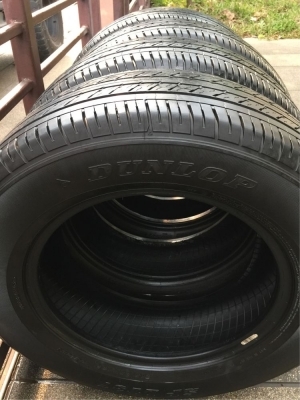 ยาง Dunlop 215 65 16 ปี17 มีให้เลือก2ชุด ดอกเต็ม ไม่มีปะ ใช้ยาว ราคาไม่แพง
