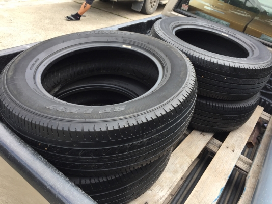 ยาง Dunlop 215 65 16 ปี17 มีให้เลือก2ชุด ดอกเต็ม ไม่มีปะ ใช้ยาว ราคาไม่แพง