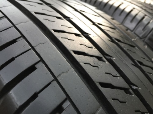 ยาง Dunlop 215 65 16 ปี17 มีให้เลือก2ชุด ดอกเต็ม ไม่มีปะ ใช้ยาว ราคาไม่แพง