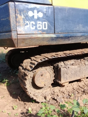 รถขุด KOMATSU PC60-5