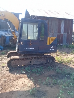 รถขุด KOMATSU PC60-5