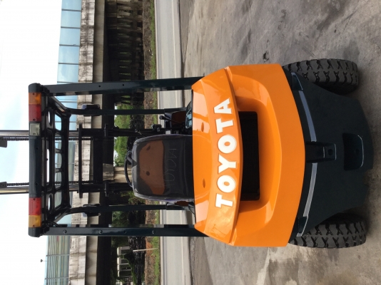 อาร์ ซี เอช โฟรคลิฟท์ ขาย โตโยต้า รุ่น 7 ดีเซล 2.5 ตัน