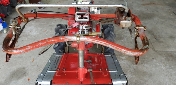 รถพรวนดิน 7 แรง เบนซิน ใบตีดิน 80 \% รถพรวนดิน 7 แรง เบนซิน ใบตีดิน 80 \%