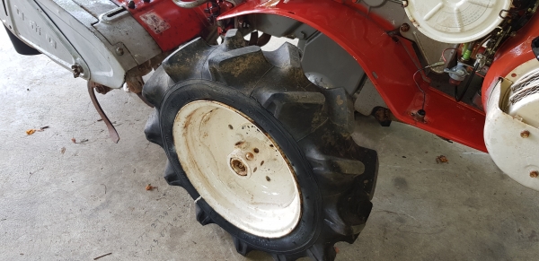 รถพรวนดิน 7 แรง เบนซิน ใบตีดิน 80 \% รถพรวนดิน 7 แรง เบนซิน ใบตีดิน 80 \%