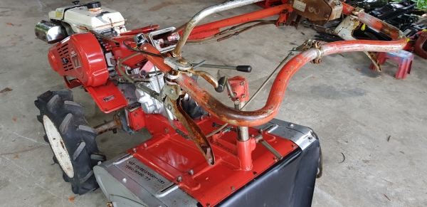 รถพรวนดิน 7 แรง เบนซิน ใบตีดิน 80 \% รถพรวนดิน 7 แรง เบนซิน ใบตีดิน 80 \%