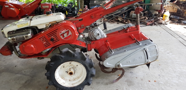 รถพรวนดิน 7 แรง เบนซิน ใบตีดิน 80 \% รถพรวนดิน 7 แรง เบนซิน ใบตีดิน 80 \%