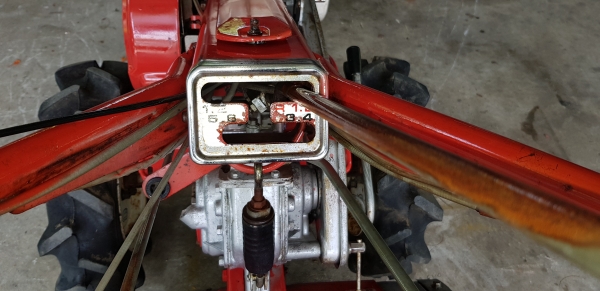 รถพรวนดิน 7 แรง เบนซิน ใบตีดิน 80 \% รถพรวนดิน 7 แรง เบนซิน ใบตีดิน 80 \%