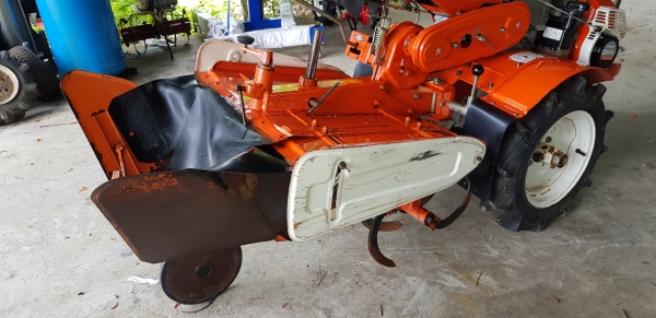 รถพรวนดิน 5.7 แรงเบนซิน มีผานยกร่อง