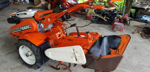 รถพรวนดิน 5.7 แรงเบนซิน มีผานยกร่อง