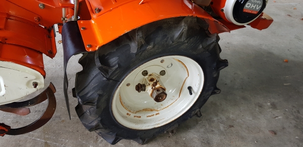 รถพรวนดิน 5.7 แรงเบนซิน มีผานยกร่อง