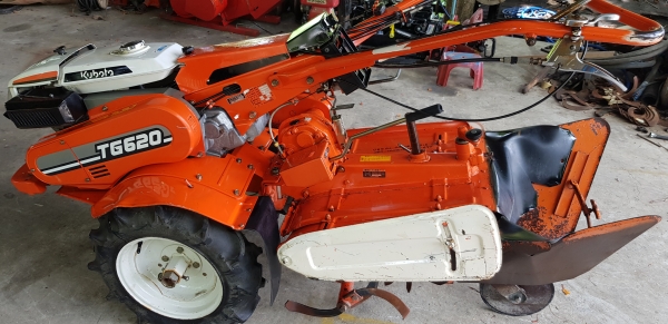 รถพรวนดิน 5.7 แรงเบนซิน มีผานยกร่อง