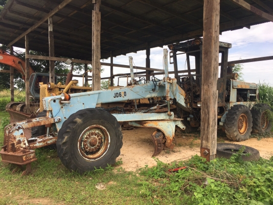 ขายด่วน รถเกรดเดอร์ จอหน์เดียร์ JD670 สภาพพร้อมใช้งาน เครื่องดีเยี่ยม ระบบ(ไฮดรอลิคพร้อมทำงาน) สนใจสอบถามไว้ใช้งาน ราคาย่อมเยาว์ สนใจสอบถาม 093 0764943 คุณ ตั้ม
