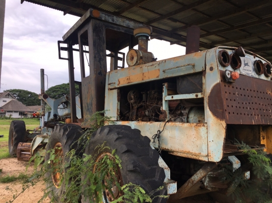 ขายด่วน รถเกรดเดอร์ จอหน์เดียร์ JD670 สภาพพร้อมใช้งาน เครื่องดีเยี่ยม ระบบ(ไฮดรอลิคพร้อมทำงาน) สนใจสอบถามไว้ใช้งาน ราคาย่อมเยาว์ สนใจสอบถาม 093 0764943 คุณ ตั้ม